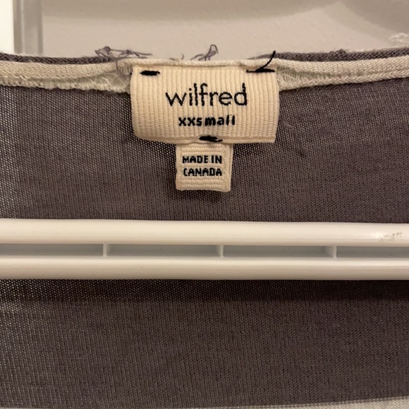 Wilfred (aritzia) colour block t shirt - Picture 2 of 5